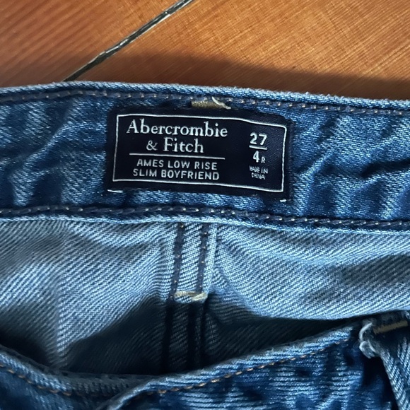 Abercrombie low rise boyfriend - Picture 3 of 3